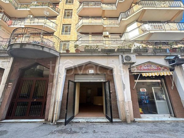 negozio in vendita a Mugnano di Napoli