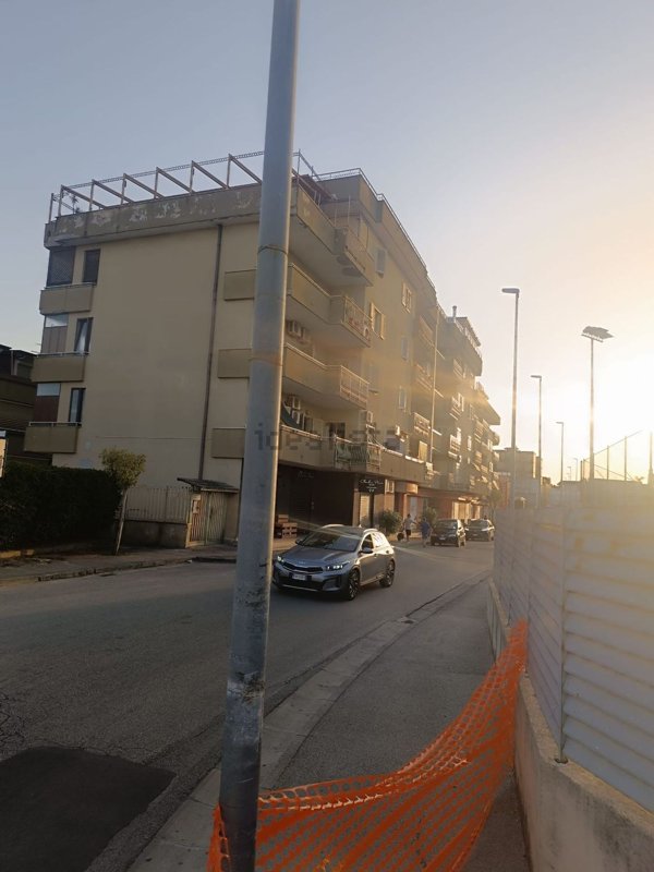 negozio in vendita a Mugnano di Napoli
