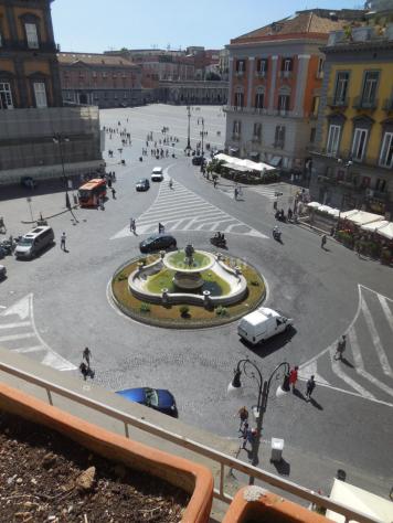 appartamento in vendita a Napoli in zona San Ferdinando