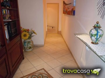 appartamento in vendita a Napoli in zona Chiaia