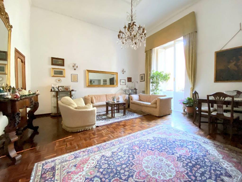 appartamento in vendita a Napoli in zona San Ferdinando