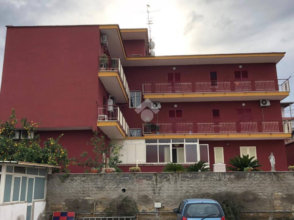 appartamento in vendita a Napoli in zona Barra