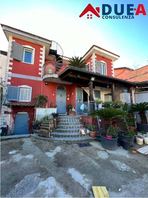 casa indipendente in vendita a Napoli in zona Pianura