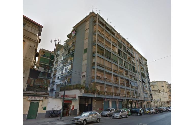 appartamento in vendita a Napoli in zona San Carlo all'Arena