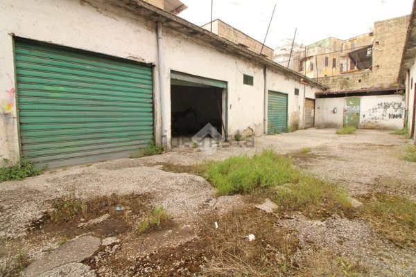 monolocale in vendita a Napoli in zona Secondigliano