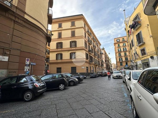 locale di sgombero in vendita a Napoli in zona Pendino / San Giuseppe