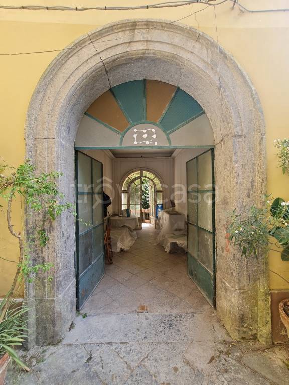 casa indipendente in vendita a Napoli in zona Vomero