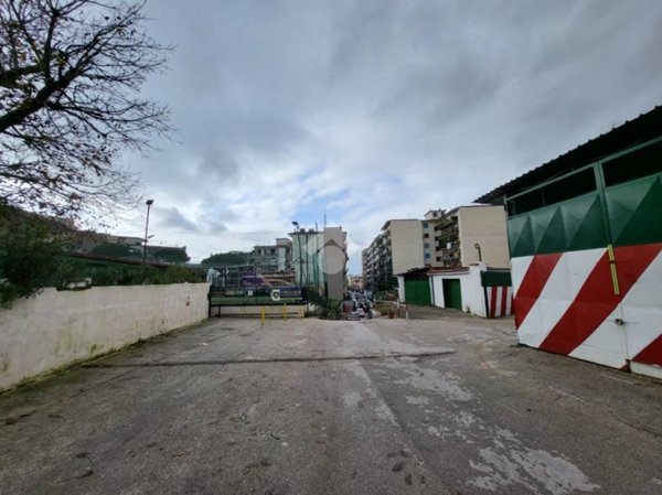terreno edificabile in vendita a Napoli in zona Fuorigrotta