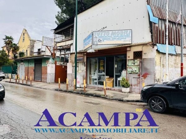 negozio in vendita a Napoli in zona Secondigliano