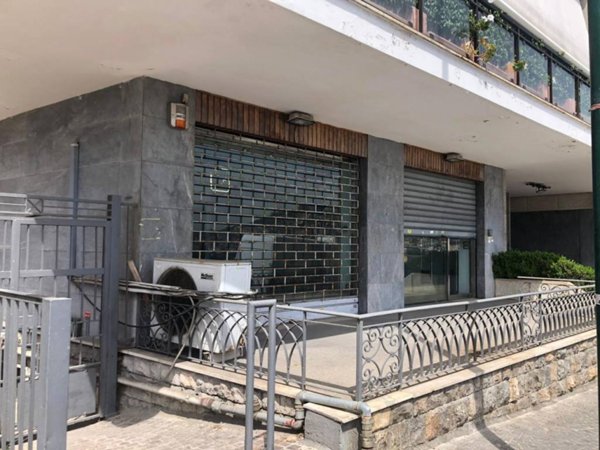 negozio in vendita a Napoli in zona Chiaia