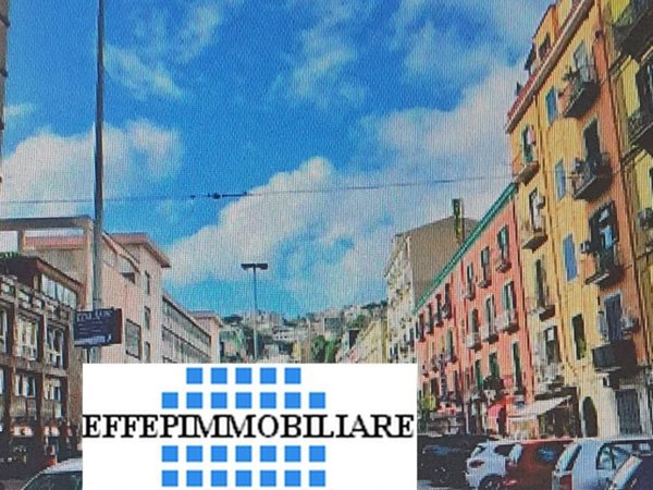 appartamento in vendita a Napoli in zona Chiaia