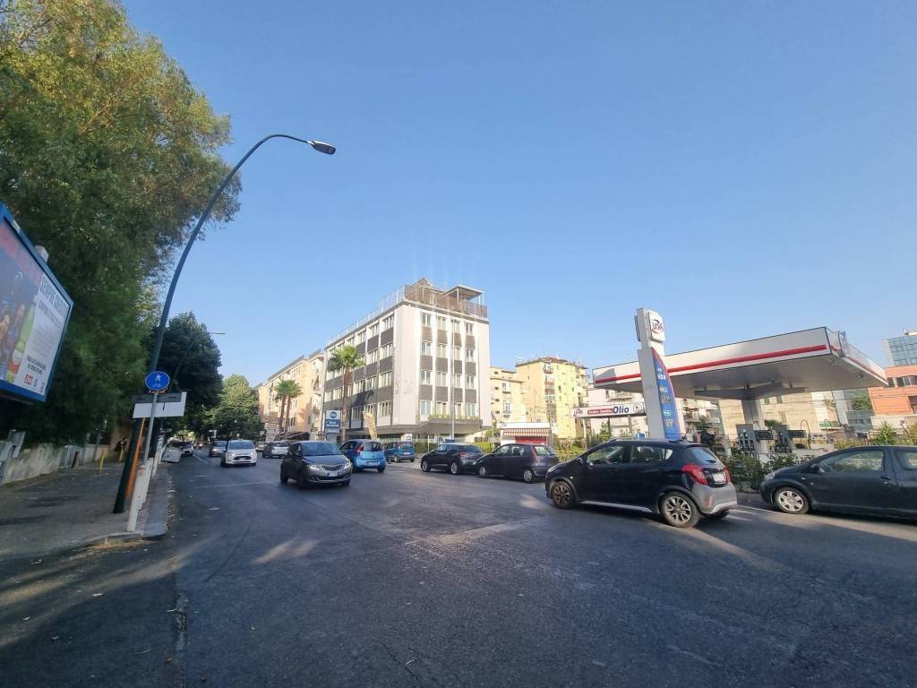 ufficio in vendita a Napoli in zona Fuorigrotta