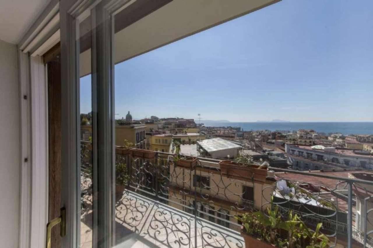 appartamento in vendita a Napoli in zona Chiaia