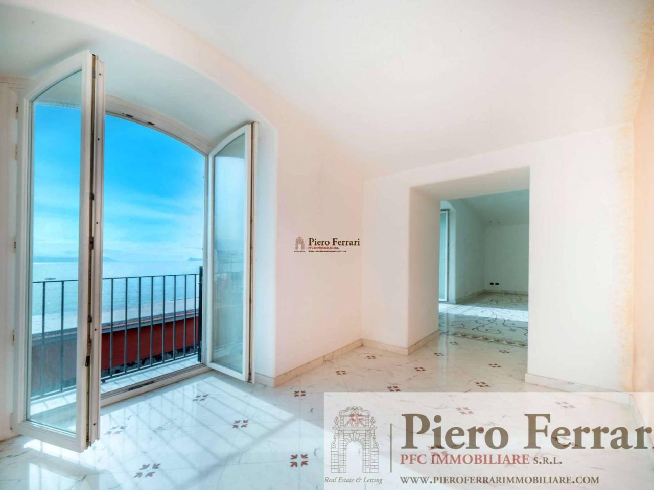appartamento in vendita a Napoli in zona Posillipo