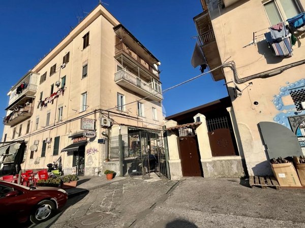 appartamento in vendita a Napoli in zona Zona Industriale-Ferrovia