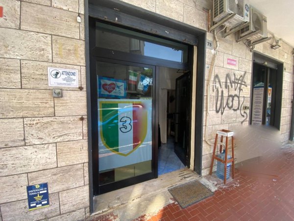 locale commerciale in vendita a Napoli in zona Vomero