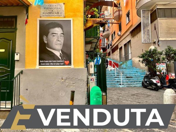 appartamento in vendita a Napoli in zona Stella