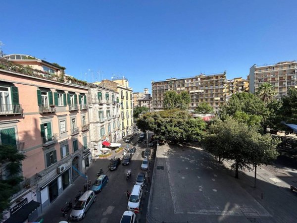 appartamento in vendita a Napoli in zona Stella