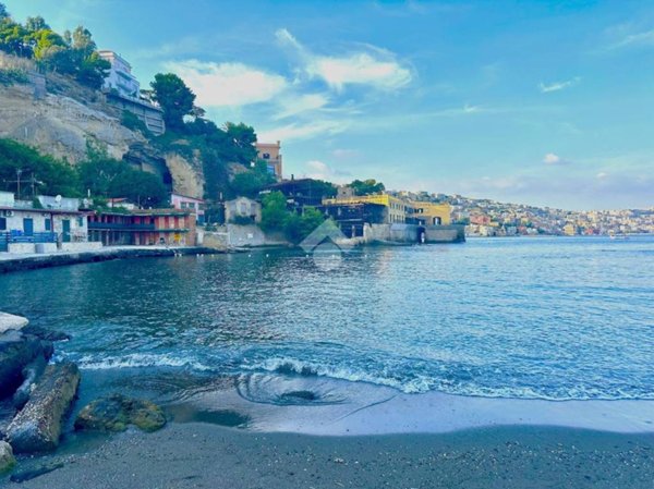 appartamento in vendita a Napoli in zona Posillipo