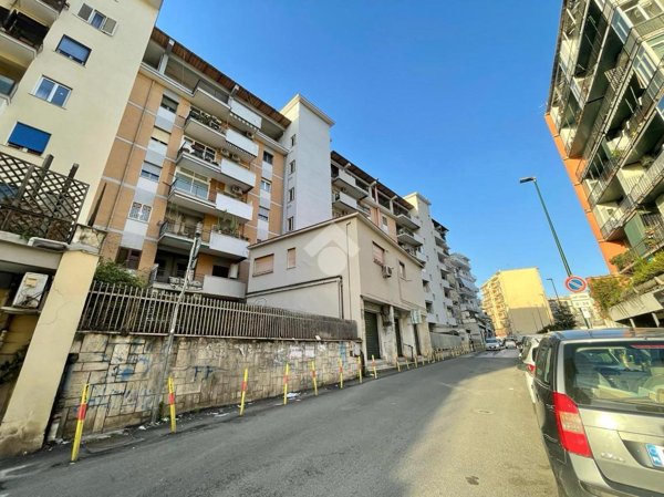 appartamento in vendita a Napoli in zona Fuorigrotta