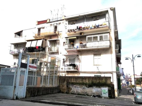 appartamento in vendita a Napoli in zona Barra