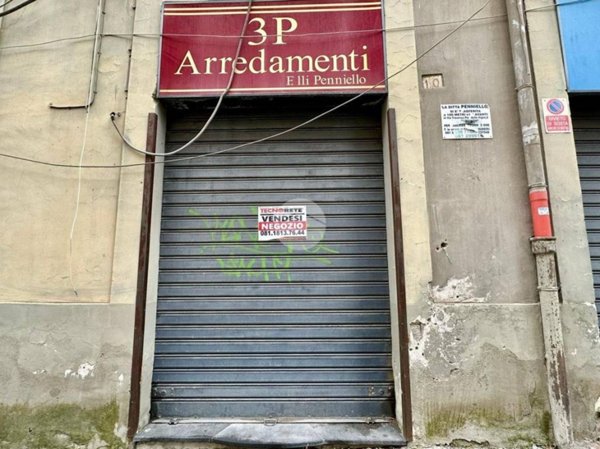 appartamento in vendita a Napoli in zona San Carlo all'Arena