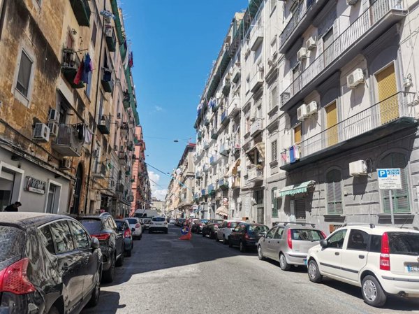 appartamento in vendita a Napoli in zona Vicaria