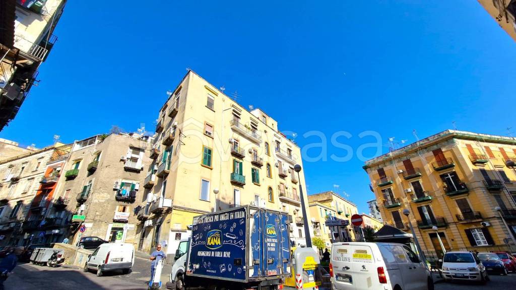 appartamento in vendita a Napoli in zona Mercato