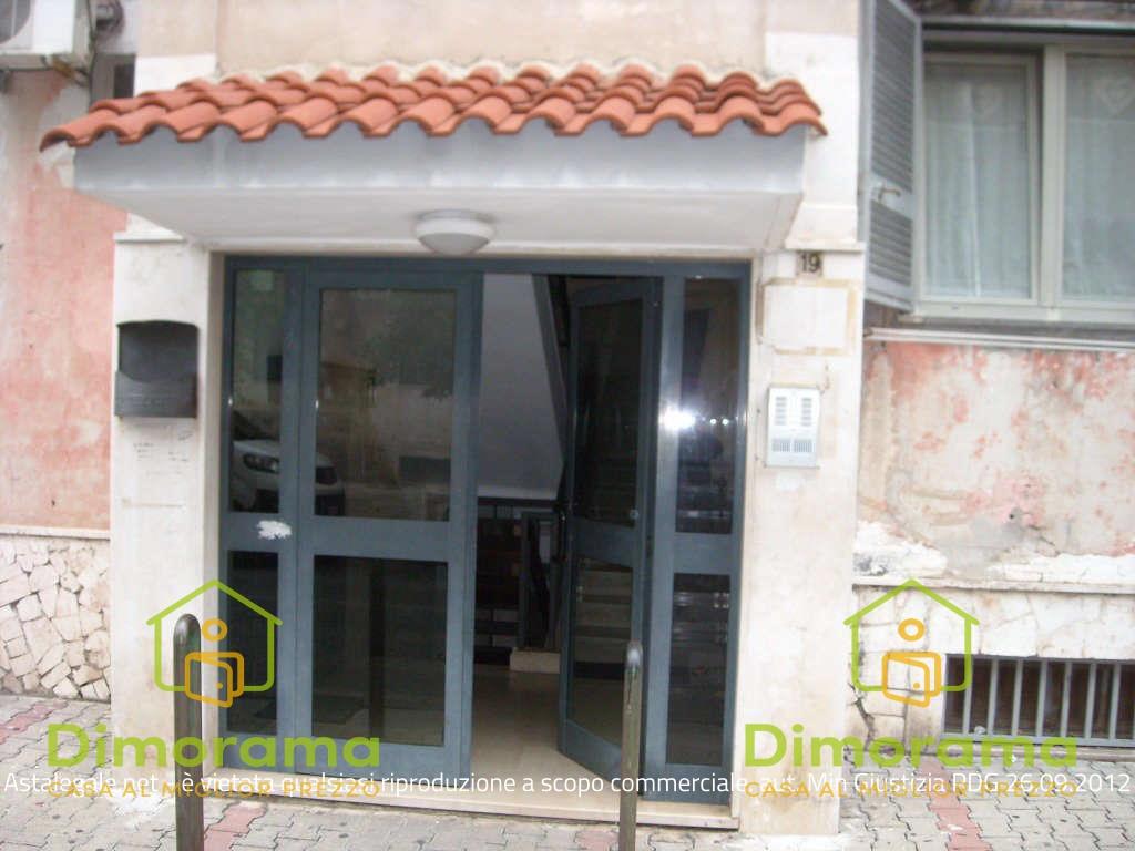 appartamento in vendita a Napoli in zona Barra