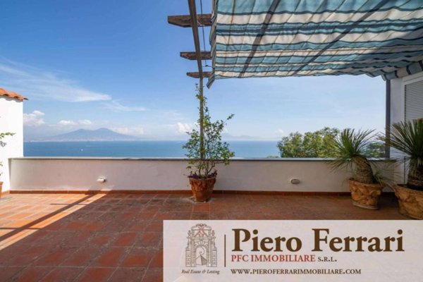casa indipendente in vendita a Napoli in zona Posillipo