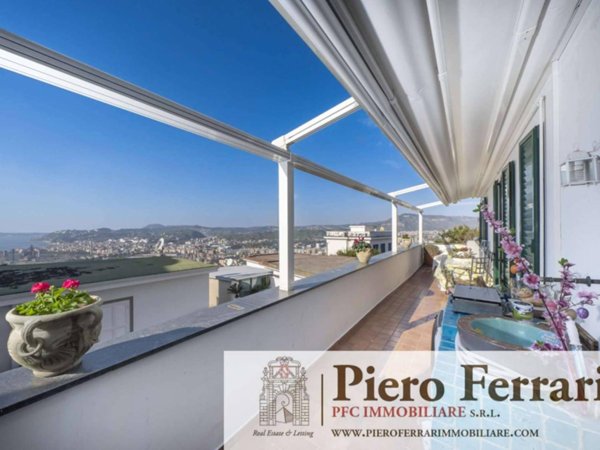 appartamento in vendita a Napoli in zona Posillipo