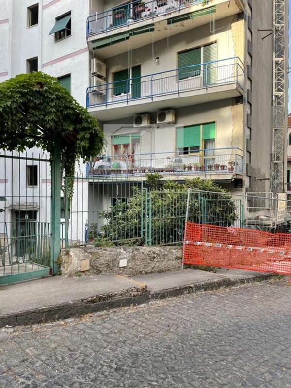 appartamento in vendita a Napoli in zona Stella