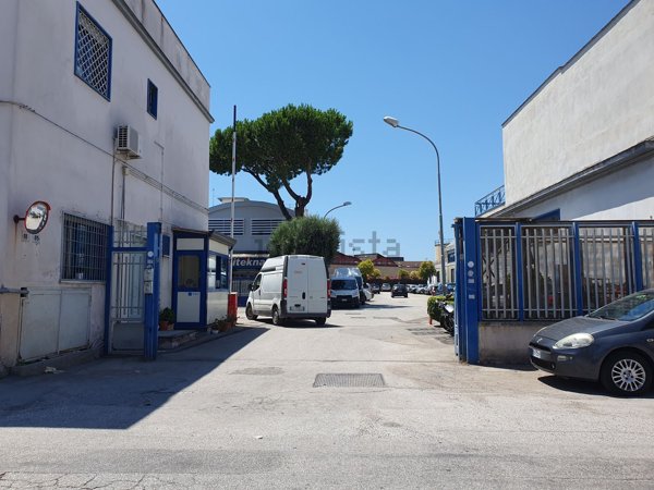 appartamento in vendita a Napoli in zona Barra
