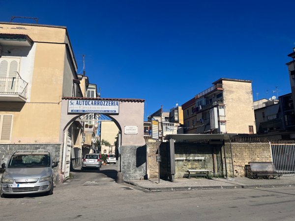 ufficio in vendita a Napoli in zona San Pietro a Patierno