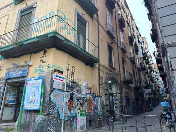 appartamento in vendita a Napoli in zona Stella