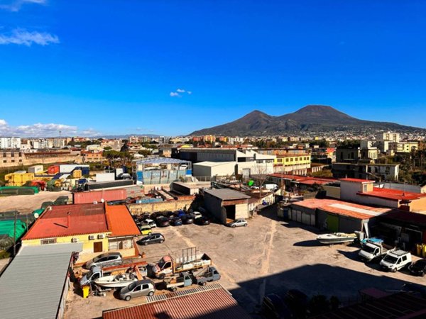 appartamento in vendita a Napoli in zona Marianella