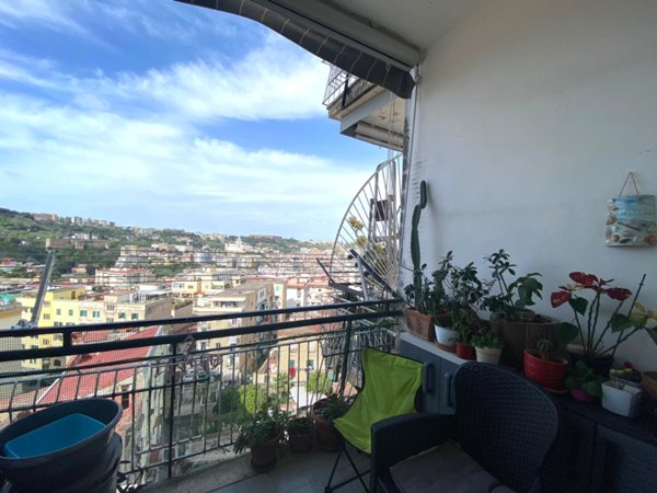 appartamento in vendita a Napoli in zona Stella