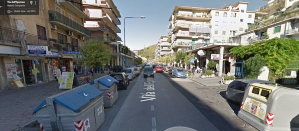 locale commerciale in vendita a Napoli in zona Soccavo