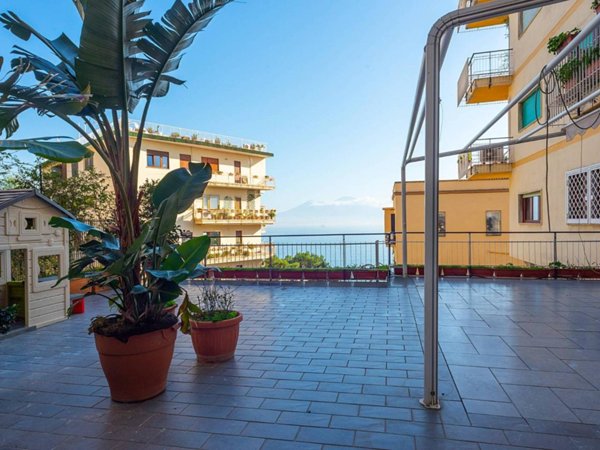 appartamento in vendita a Napoli in zona Posillipo