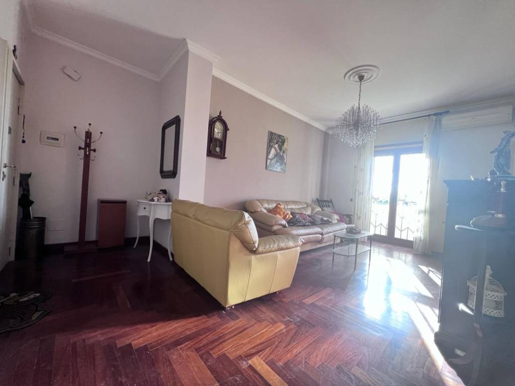 appartamento in vendita a Napoli in zona Miano