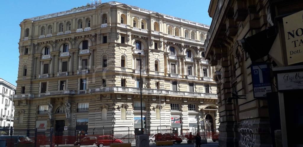 appartamento in vendita a Napoli in zona Pendino / San Giuseppe
