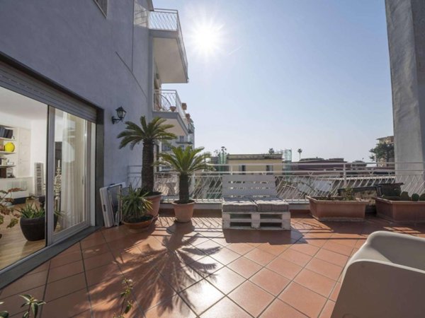 appartamento in vendita a Napoli in zona Posillipo