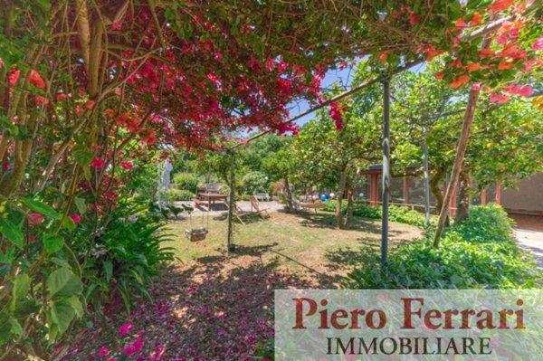 casa indipendente in vendita a Napoli in zona Posillipo