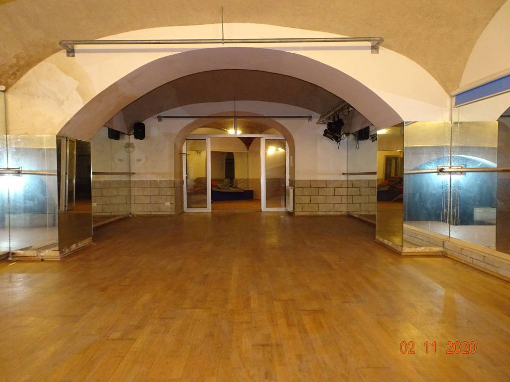 negozio in vendita a Napoli in zona Chiaia