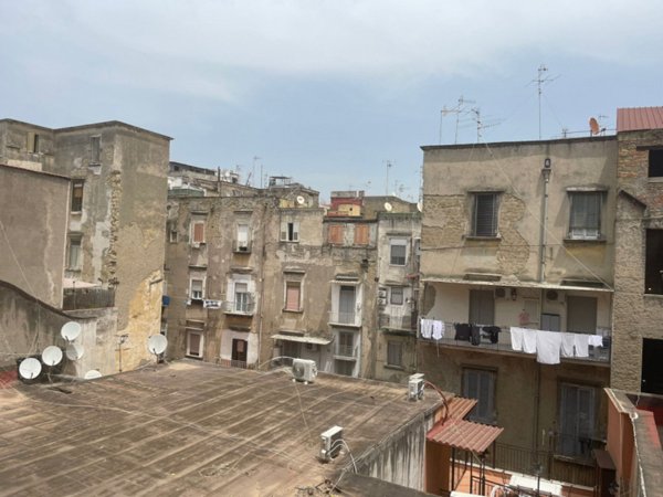 appartamento in vendita a Napoli in zona San Lorenzo