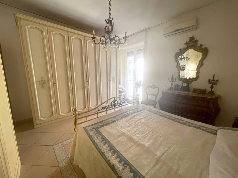 appartamento in vendita a Napoli in zona Pendino / San Giuseppe