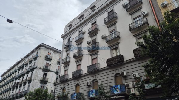 locale commerciale in vendita a Napoli in zona Vicaria