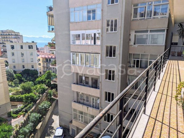 appartamento in vendita a Napoli in zona Chiaia