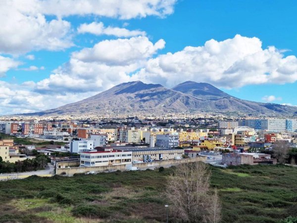appartamento in vendita a Napoli in zona Ponticelli