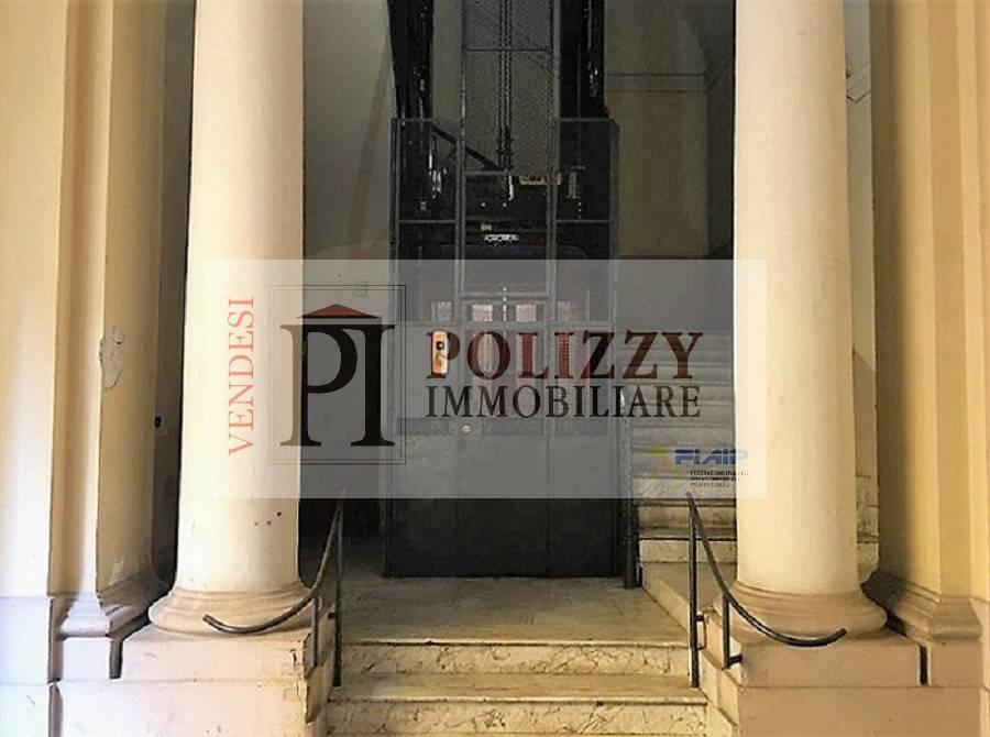 appartamento in vendita a Napoli in zona Stella